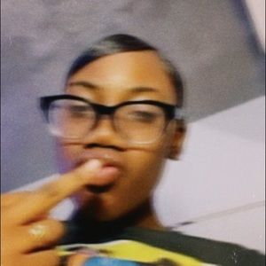 Meet your Posher, Eve